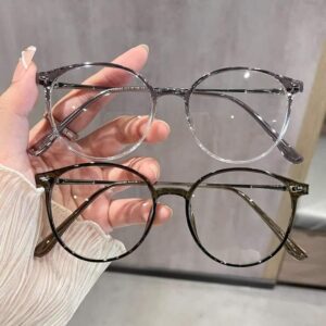 Kính Oversized Tròn – Nữ Tính Và Vintage