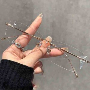 5. Kính Rimless Phong Cách Hàn Quốc – Nhẹ Nhàng Và Trẻ Trung