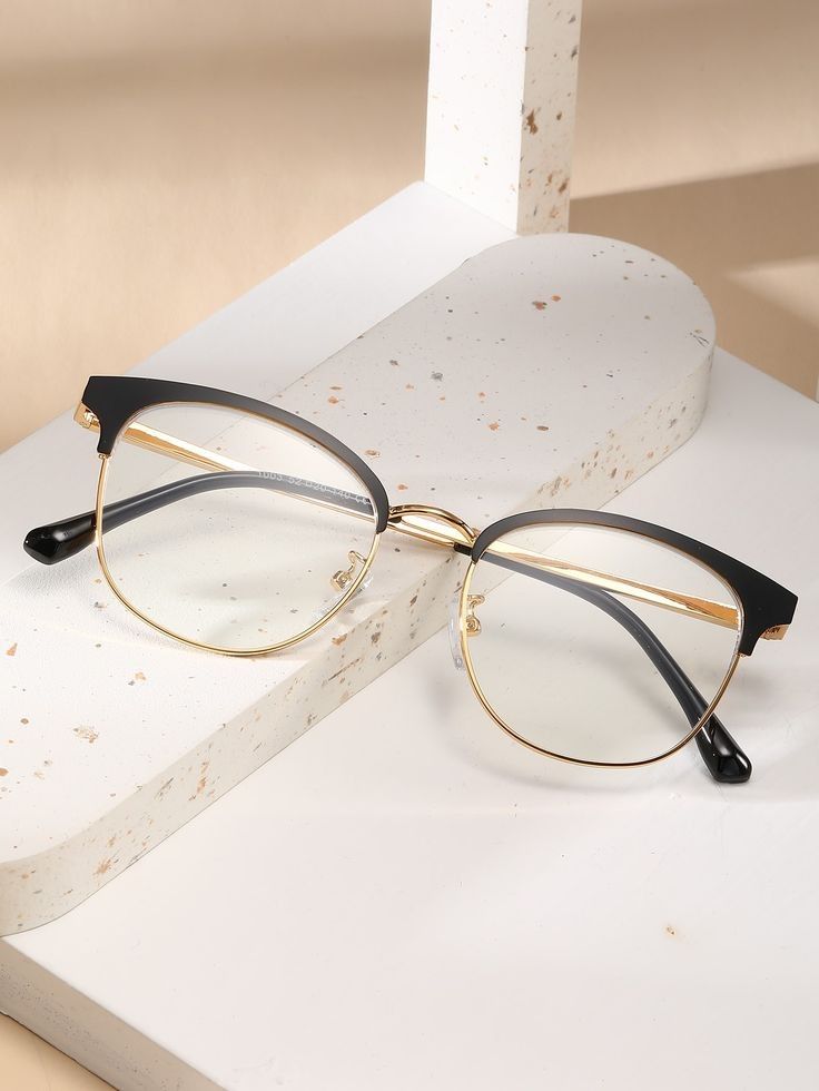 Light Glasses – Kính Gọng Browline Gold Black 1 Light Glasses – Kính Gọng Browline Gold Black 1